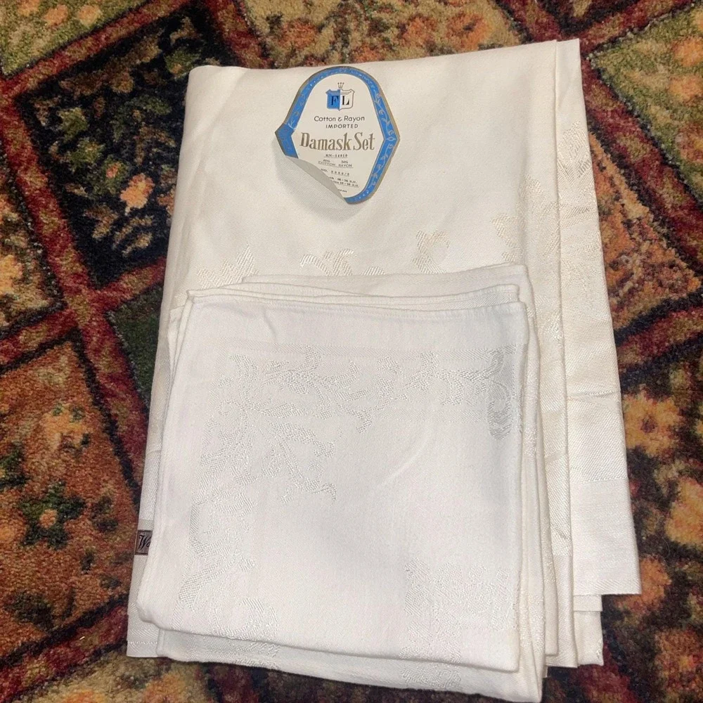 Vintage Damask Set table cloth & napkins original box 56 x 76 Japan NWOT